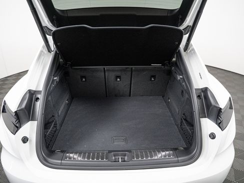 Certified 2025 Porsche Macan Electric RWD image 24