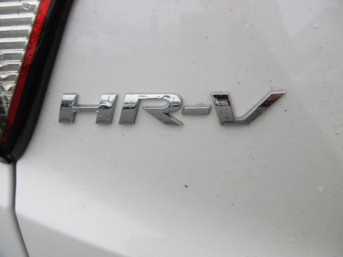 Used 2021 Honda HR-V LX image 8