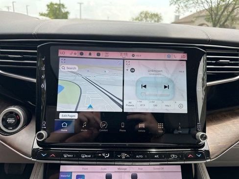 New 2024 Jeep Grand Wagoneer L 4WD w/ Flexible Seating Group image 18