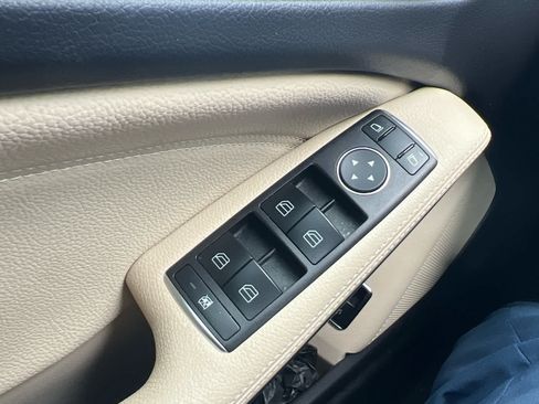 Used 2019 Mercedes-Benz GLA 250 4MATIC image 6