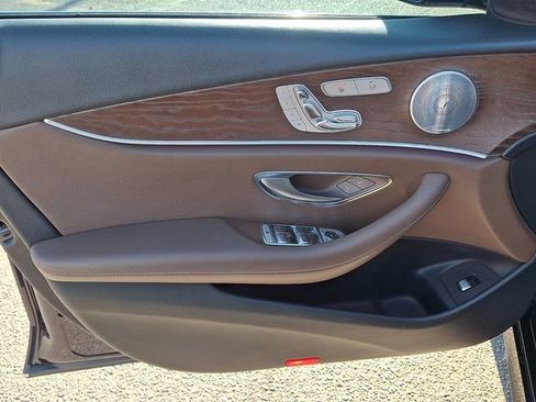 Used 2017 Mercedes-Benz E 300 image 8