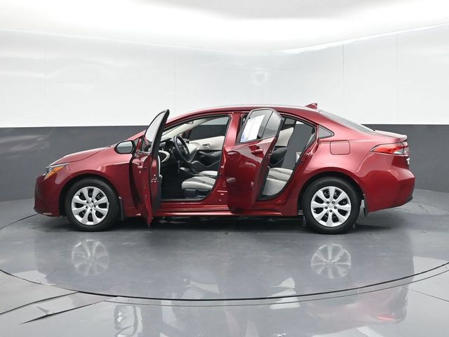 Used 2025 Toyota Corolla LE FWD image 61