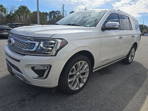 Used 2019 Ford Expedition Platinum image 3
