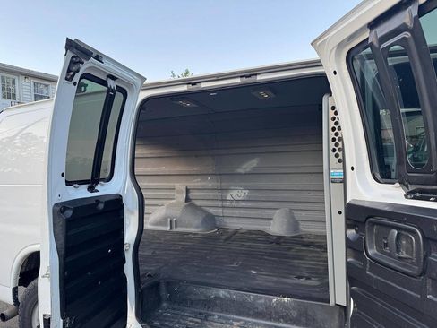 Used 2019 Chevrolet Express 2500 w/ Driver Convenience Package RWD image 9