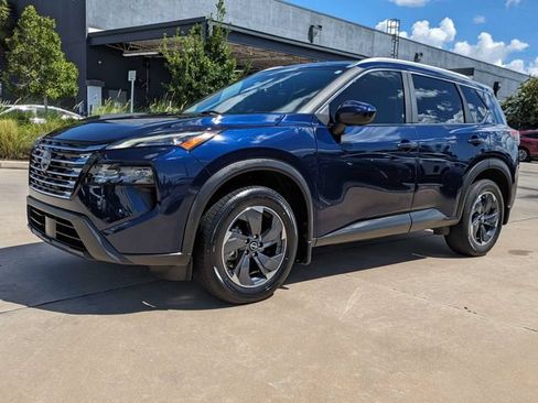 Used 2024 Nissan Rogue SV w/ SV Premium Package FWD image 9
