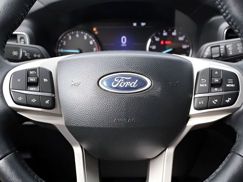 Used 2023 Ford Explorer XLT w/ Equipment Group 202A AWD/4WD image 19