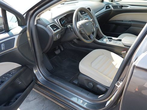 Used 2018 Ford Fusion S FWD image 13