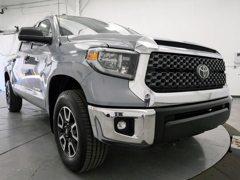 Used 2018 Toyota Tundra SR5 AWD/4WD image 39