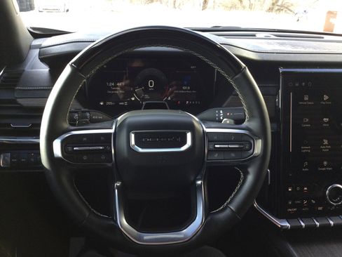 Used 2024 GMC Acadia Denali w/ Super Cruise Package image 17