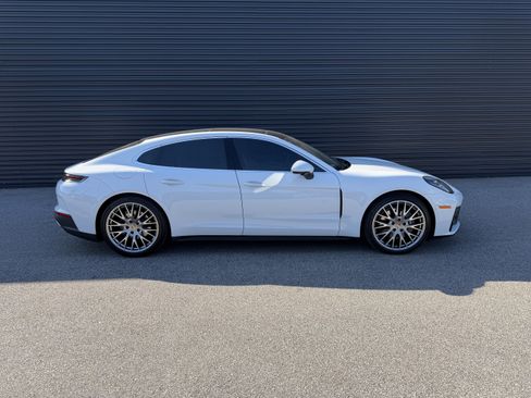 Certified 2024 Porsche Panamera 4 image 8