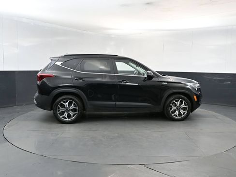 Used 2023 Kia Seltos EX AWD/4WD image 6