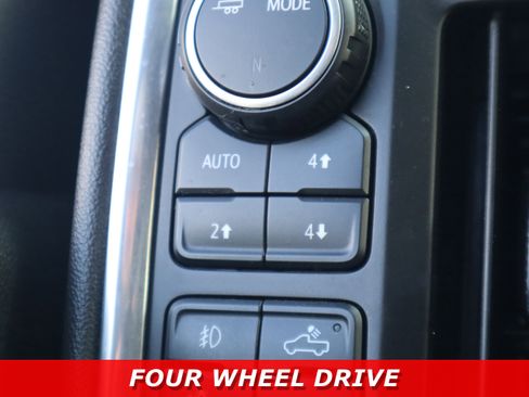 Used 2021 Chevrolet Silverado 2500 LTZ w/ LTZ Convenience Package image 23