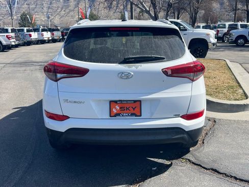 Used 2016 Hyundai Tucson SE w/ Option Group 02 FWD image 8