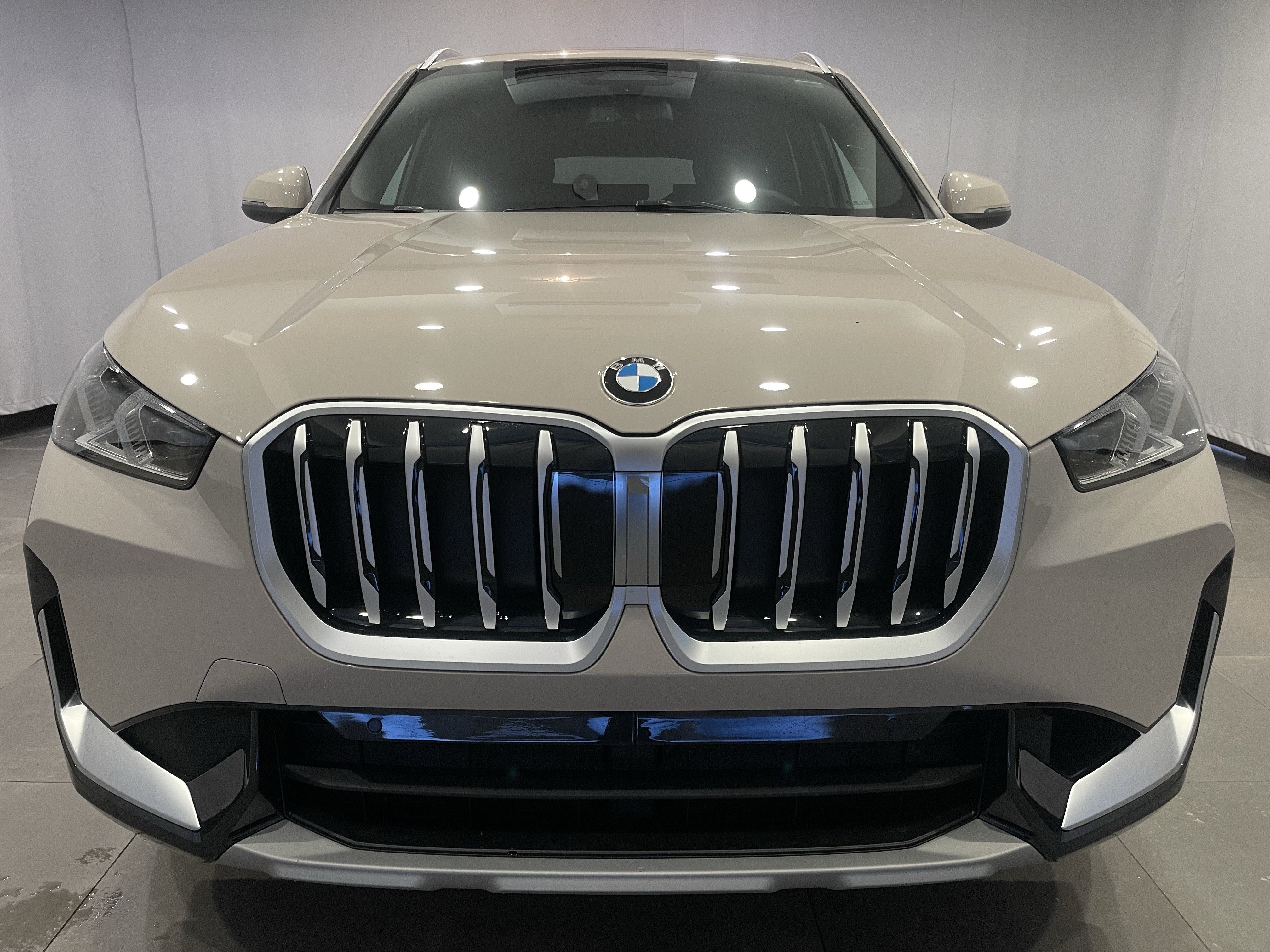 New 2026 BMW X1 xDrive28i w/ Convenience Package AWD/4WD image 2