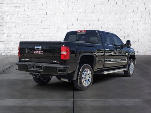 Used 2016 GMC Sierra 2500 Denali w/ Driver Alert Package AWD/4WD image 3