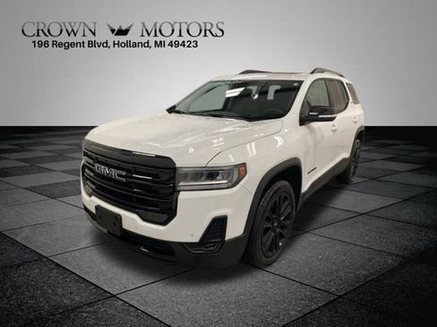 Certified 2023 GMC Acadia SLE w/ Driver Convenience Package image 3