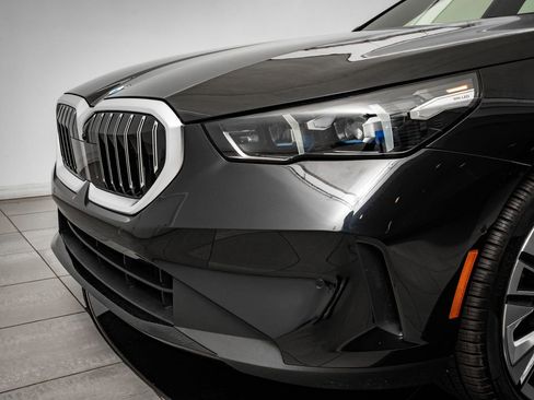 Certified 2025 BMW 530i xDrive image 3