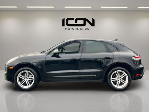 Used 2024 Porsche Macan T image 2
