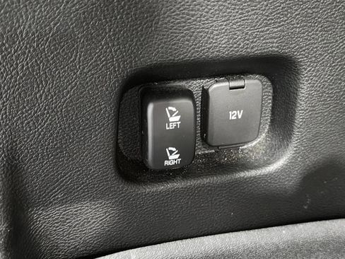 Used 2017 Ford Edge Titanium w/ Equipment Group 301A AWD/4WD image 40