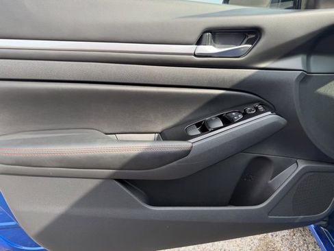 Certified 2025 Nissan Altima 2.5 SR image 10