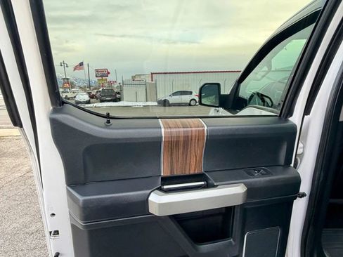 Used 2015 Ford F150 Lariat w/ Equipment Group 502A Luxury AWD/4WD image 24