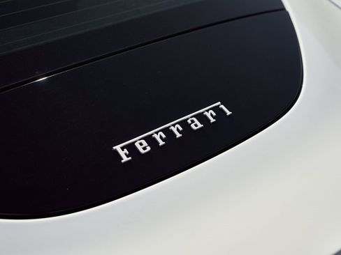 Used 2022 Ferrari Roma image 10