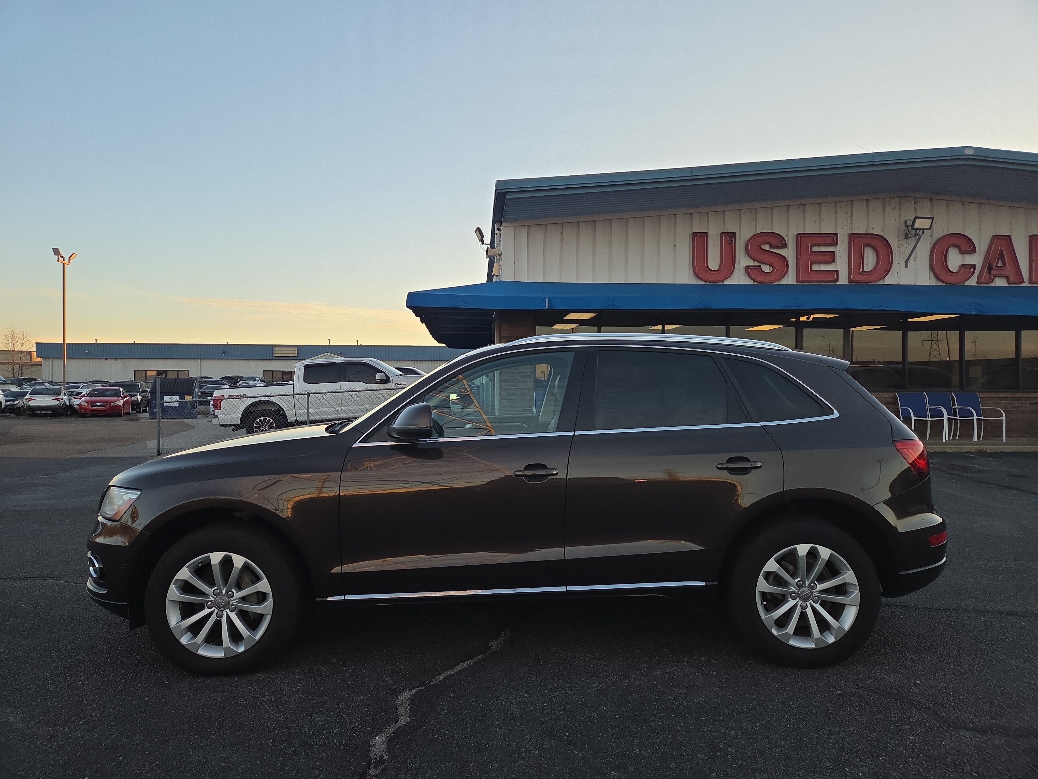Used 2014 Audi Q5 2.0T Premium Plus w/ Premium Plus Package AWD/4WD image 2