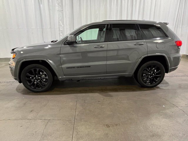 Used 2020 Jeep Grand Cherokee Altitude AWD/4WD image 8