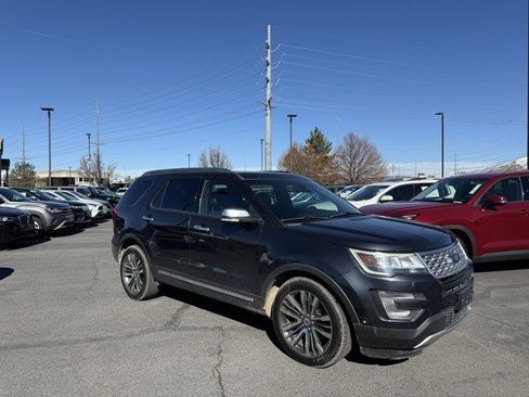 Used 2017 Ford Explorer Platinum image 9