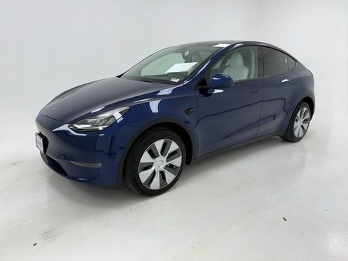 Used 2023 Tesla Model Y Long Range image 5
