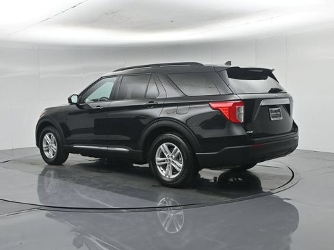 Used 2024 Ford Explorer XLT RWD image 7