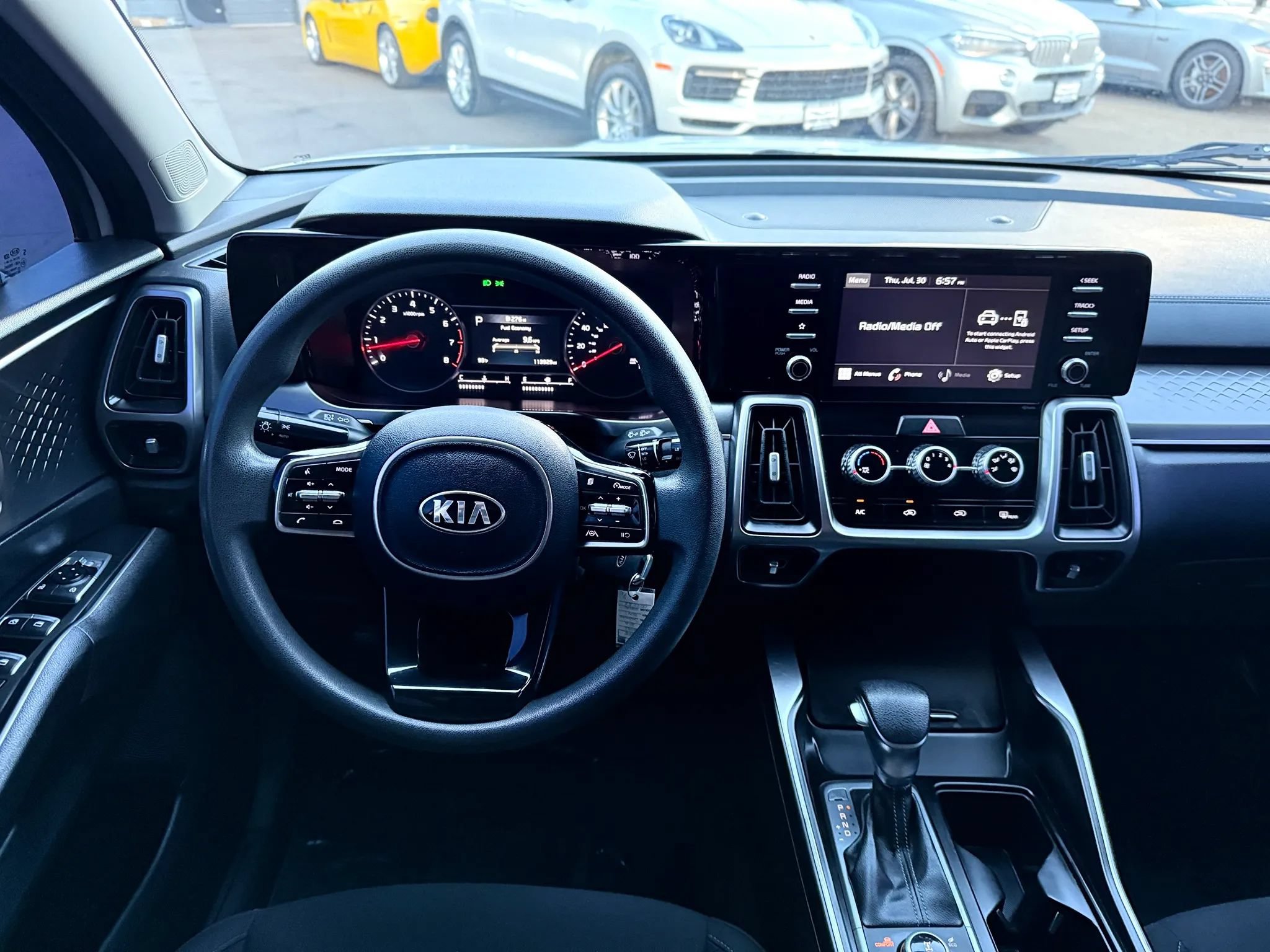 Used 2021 Kia Sorento LX AWD/4WD image 26