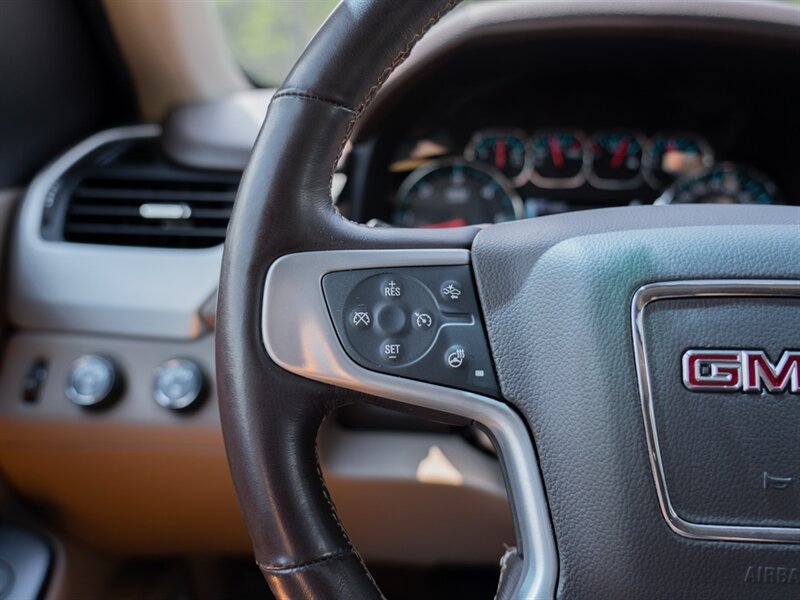 Used 2020 GMC Yukon XL SLT w/ Premium Edition AWD/4WD image 34