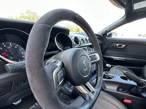 Used 2019 Ford Mustang Shelby GT350 w/ Technology Package RWD image 38