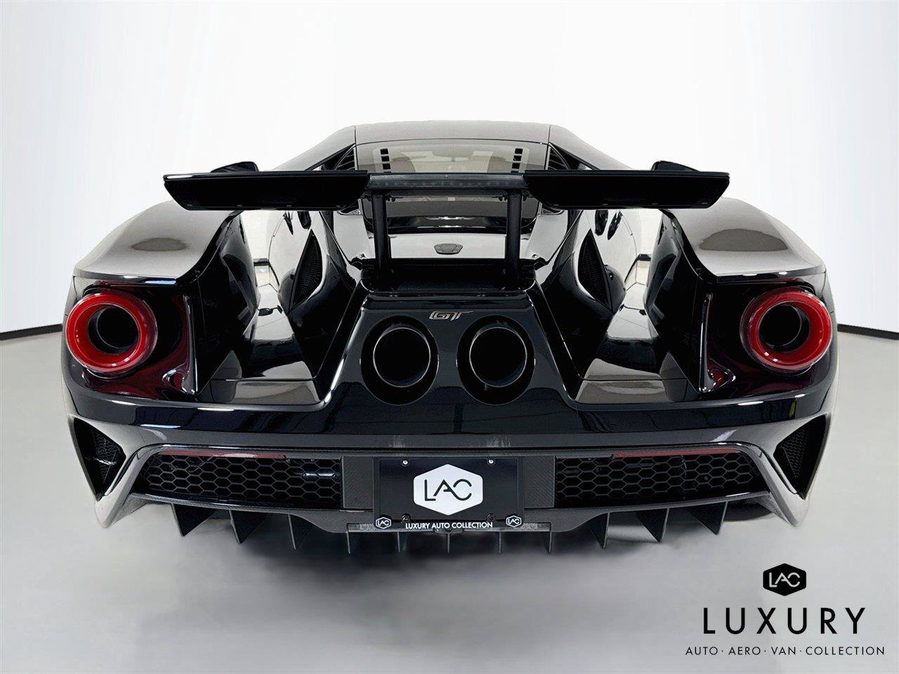 Used 2018 Ford GT RWD image 6