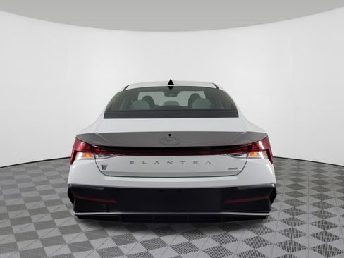 New 2025 Hyundai Elantra Limited image 37