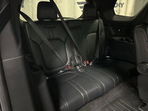 Used 2025 Honda Pilot TrailSport image 25