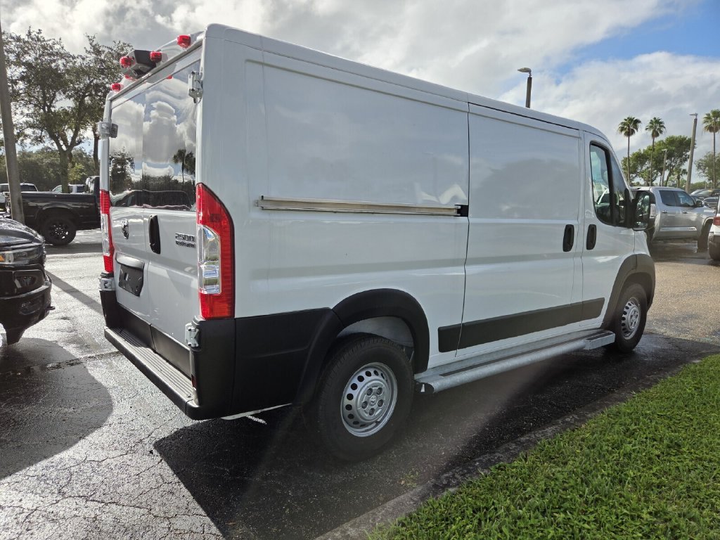 Used 2025 RAM ProMaster 2500 w/ U-Haul Equipment Group FWD image 5