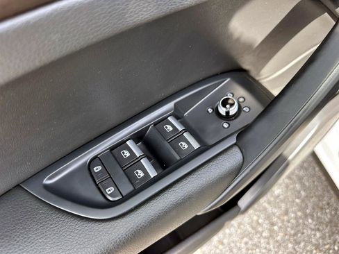 Used 2022 Audi Q5 2.0T Premium image 19