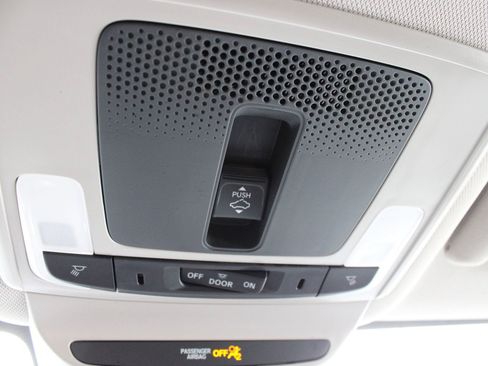 Used 2025 Honda HR-V EX-L image 48