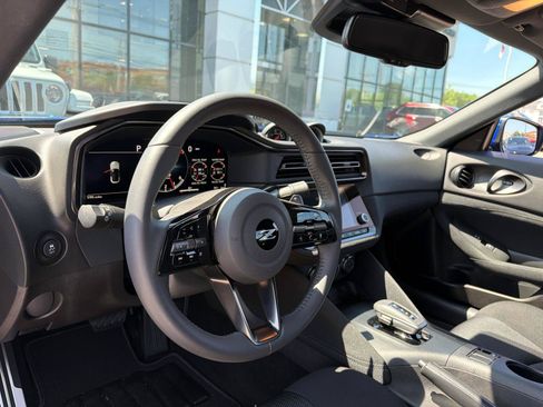 Used 2025 Nissan Z Sport w/ Floor Mat Package RWD image 7