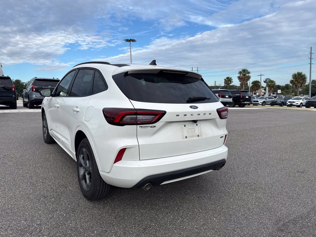 Used 2024 Ford Escape ST-Line w/ Equipment Group 301A FWD image 3