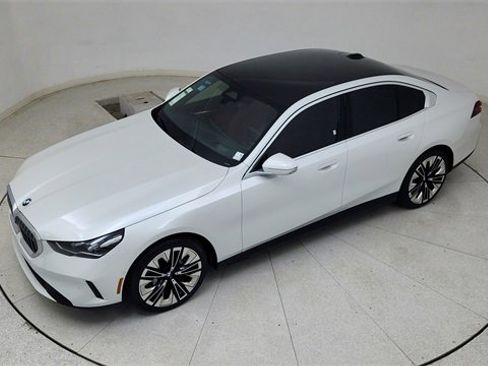 Used 2025 BMW 540i xDrive image 82
