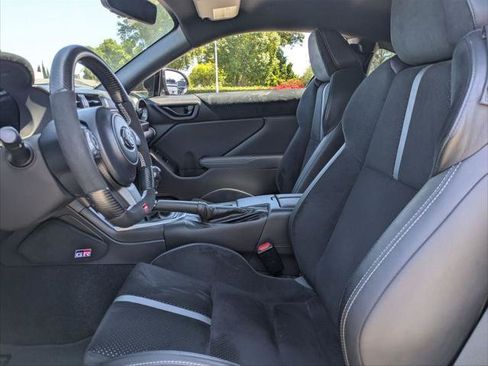 Used 2023 Toyota GR86 Premium w/ ALL Weather Mat Package (TMS) RWD image 20