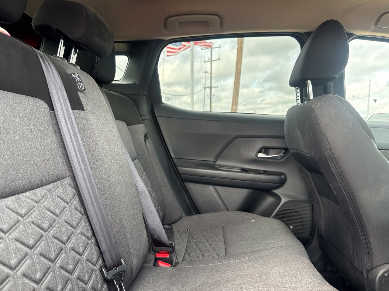 Used 2025 Nissan Kicks SV FWD image 35