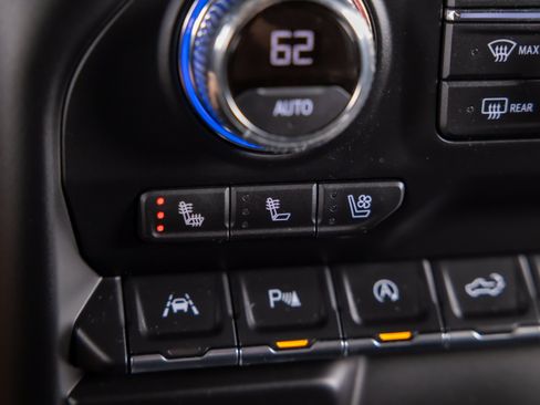 Used 2021 GMC Sierra 1500 SLT AWD/4WD image 16