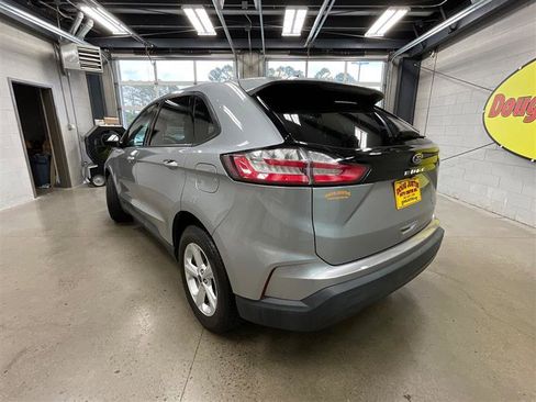 Used 2022 Ford Edge SE AWD/4WD image 3