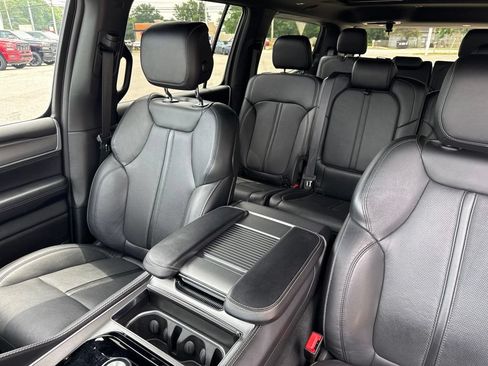 Used 2024 Jeep Wagoneer Series II AWD/4WD image 41