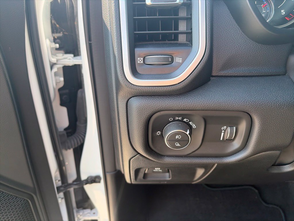 Used 2023 RAM 1500 Big Horn AWD/4WD image 19