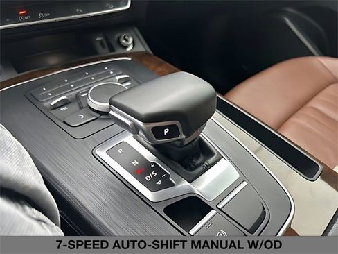 Used 2020 Audi Q5 2.0T Premium image 33